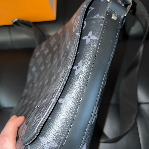 Louis Vuitton District Messenger Handbag Monogram Eclipse Canvas PM - Picture 3 of 9
